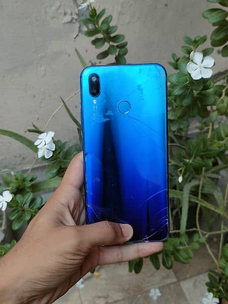 Huawei nova 3i with box,adapter 128Gb all ok back break or glass chang 6