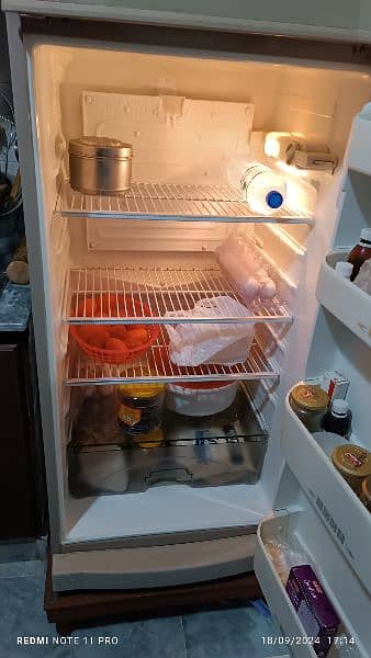 fridge in excellent condition 5