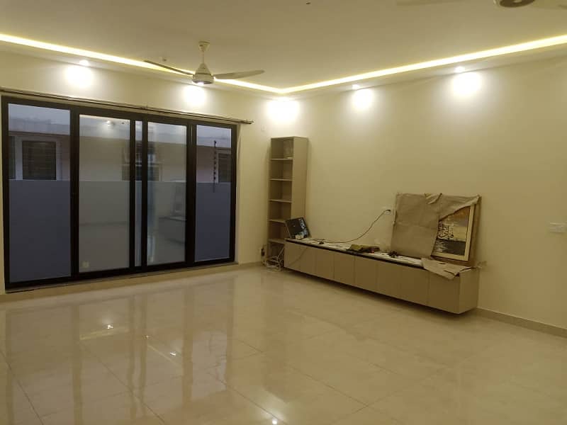 1 Kanal Lower Portion For Rent with Upper Lock in DHA Phase 7 Lahore 2