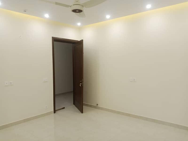 1 Kanal Lower Portion For Rent with Upper Lock in DHA Phase 7 Lahore 10