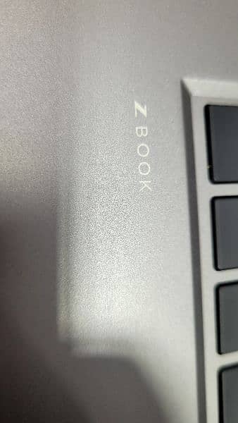 HP Zbook studio G-5 4