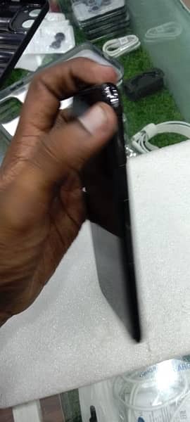 iPhone 11 pro 64Gb factory unlock 4