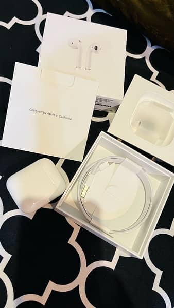 Apple AirPods 2 original in official warranty 4