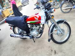 Honda 125 special edition 
self start 
2023 model month 4 
price 220