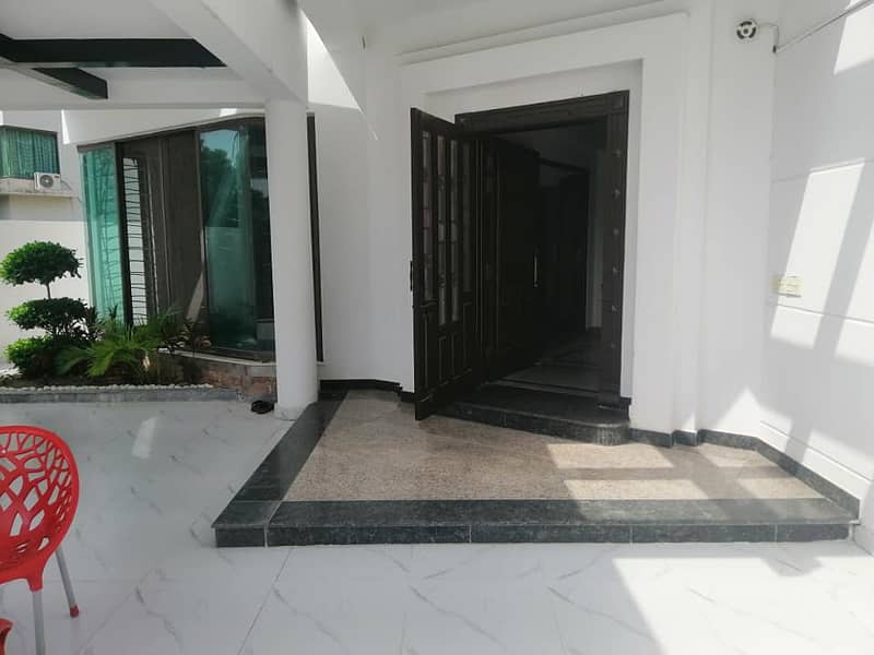 DHA PHAS 5, 27 MARLA , 5 BEDS, FULL HOUSE DOUBLE UNIT FOR RENT 31