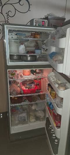 Dawlance fridge full size in working condition