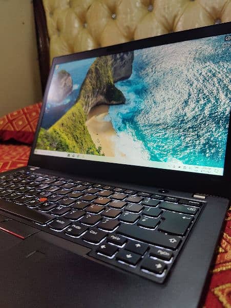 Lenovo T480s Unused laptop | 14 inch 1080 Tuch Scren | 256Gb SSD - 8Gb 0