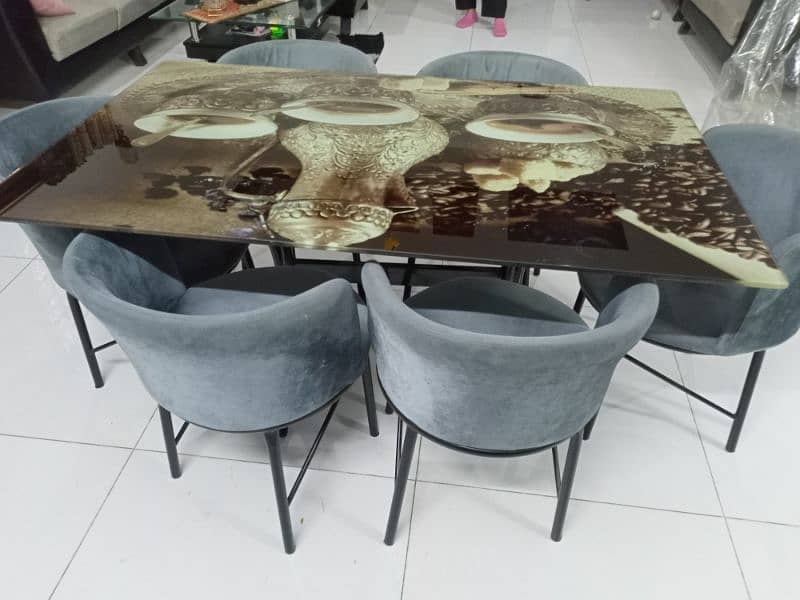 Selling a dining table with 6 chairs for just 30,000. 1