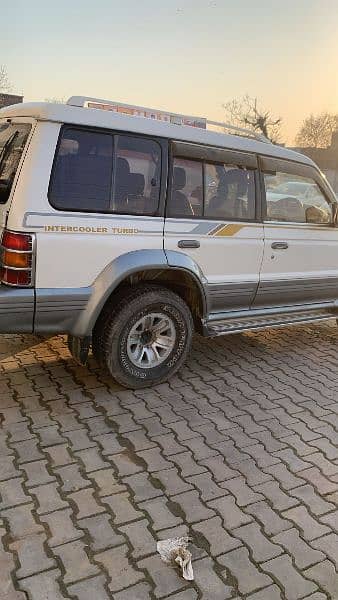 Mitsubishi Pajero 1993 3