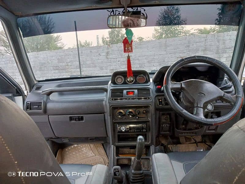 Mitsubishi Pajero 1993 4