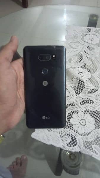 LG V30 THINQ 4