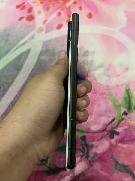 google pixel 6 (256 gb ) glass crack 5