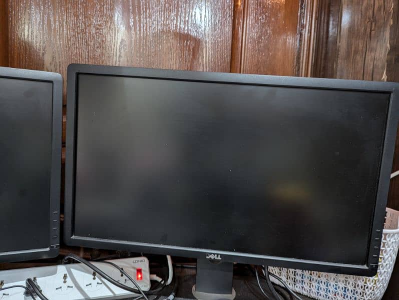 2 Dell monitors 24 inch, 1080p HD Resolution 1