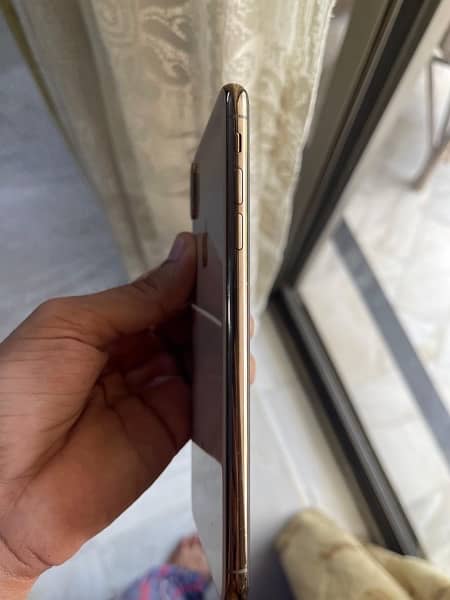 Iphone xs max, 64gb, 74% battery health and PTA approved 6