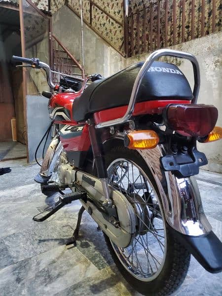 Honda CD70 6