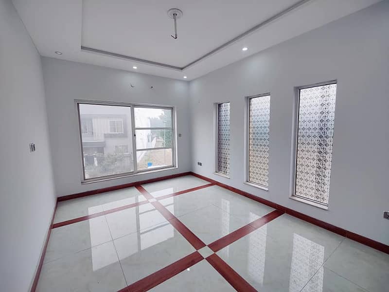 Elegant 5 Marla House Available for Sale in Park View City, Lahore 0