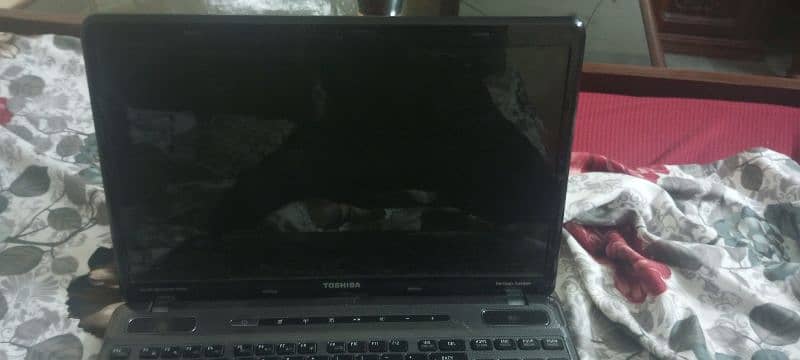 Toshiba laptop very good condition 4