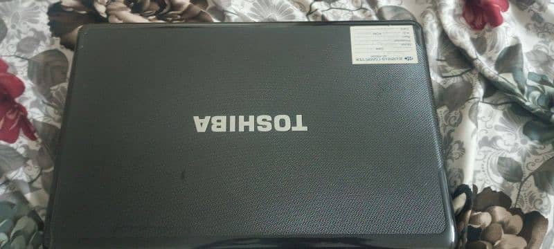 Toshiba laptop very good condition 6