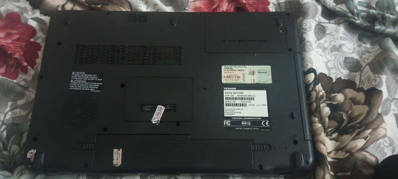 Toshiba laptop very good condition 7