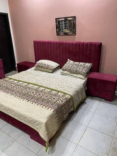 Mehroon velvet bed set