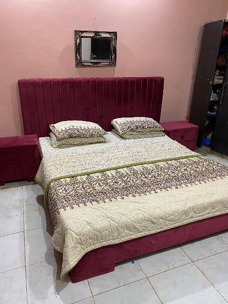 Mehroon velvet bed set 2