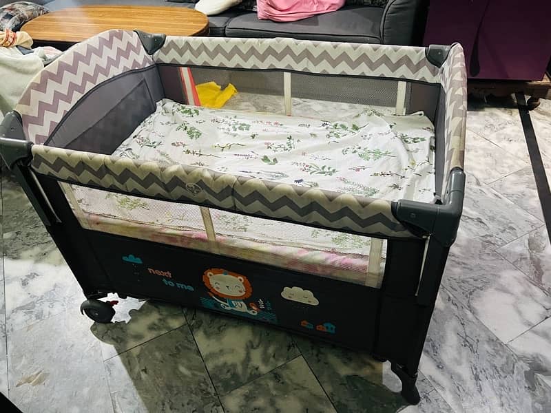 baby cot / bed 0