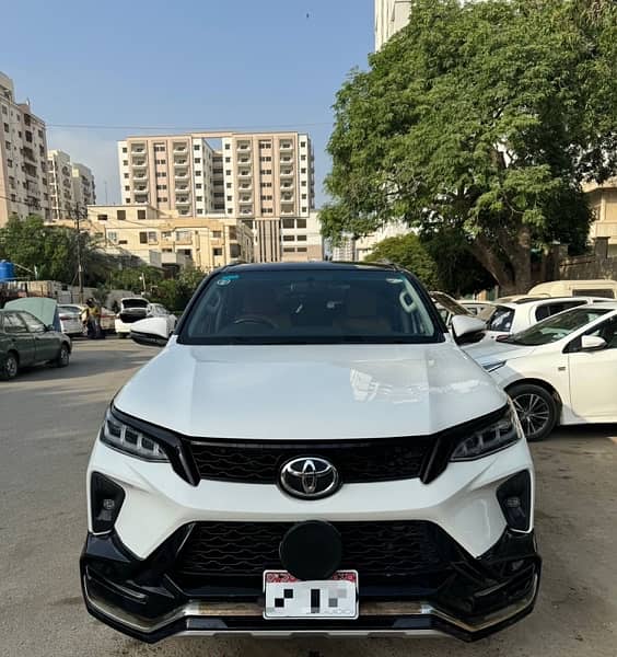 Toyota Fortuner V 2020 0