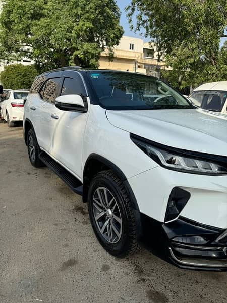 Toyota Fortuner V 2020 3