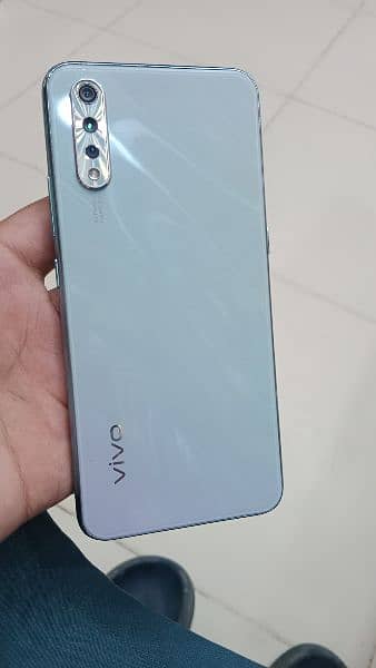 Vivo S1 . 0