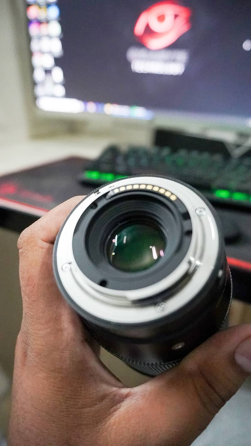 Sigma 16mm F 1.4 Sony E Mount 3