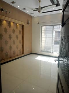 8 Marla 2 Bed Room Upper Portion Available For Rent In Umar Block Sevtor B Bahria Town Lahore 0