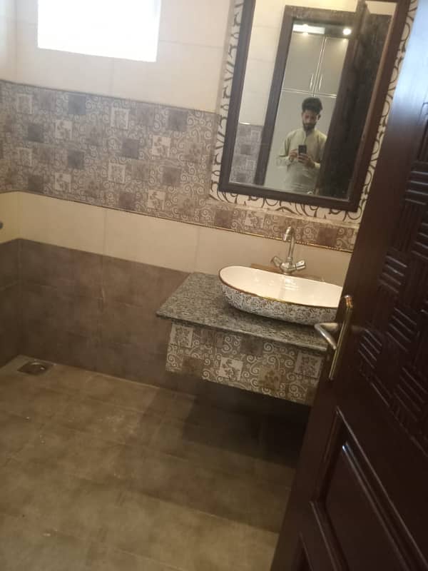 8 Marla 2 Bed Room Upper Portion Available For Rent In Umar Block Sevtor B Bahria Town Lahore 2