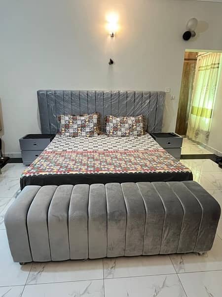 Full Bed Set with Sofa and Mirror 12