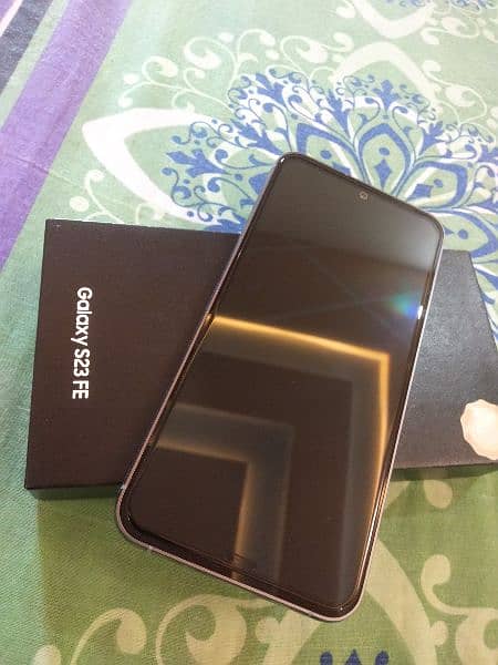 Samsung S23FE graphite gray colour 1