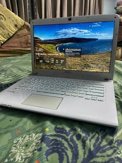 Sony vaio SVE151