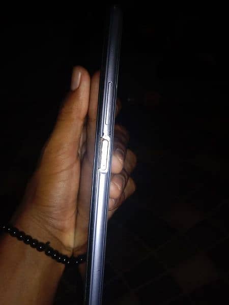 vivo v2043 good condition box nahi hai my Whatsapp no 03227249793 3