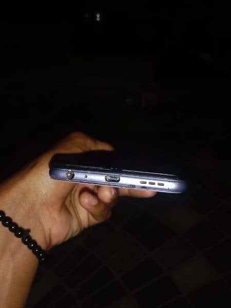 vivo v2043 good condition box nahi hai my Whatsapp no 03227249793 4