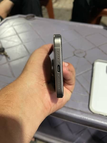 iPhone 15 pro max /256GB/Non-pta 4