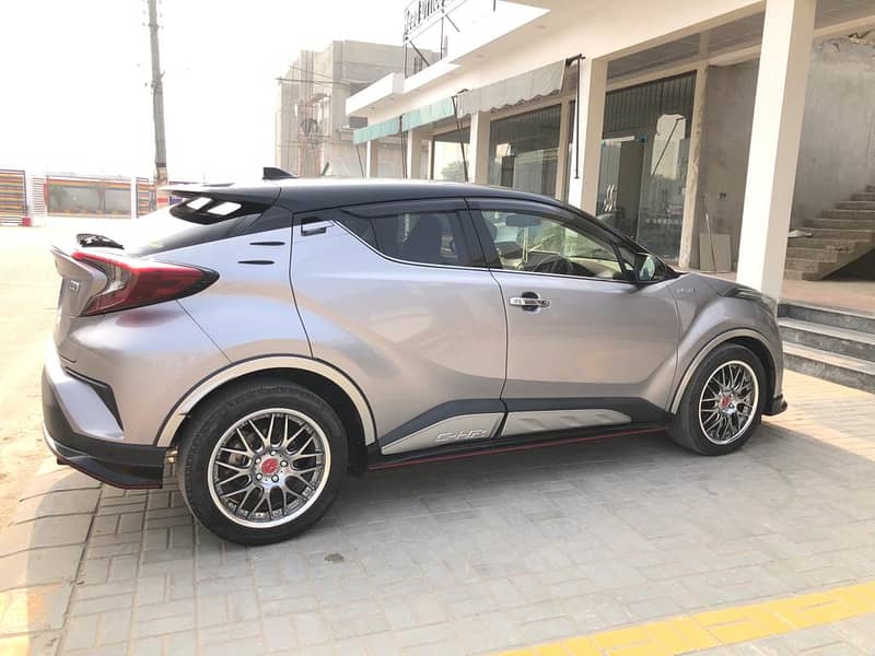 Toyota C-HR 2019 G Mode Blue 2