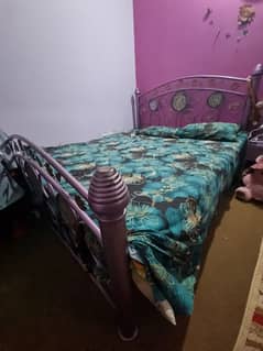 Queen bed set with dressing table and side tables