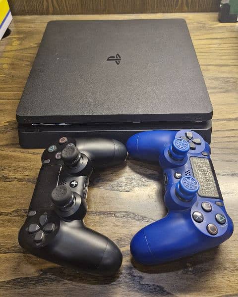 PS4 Slim | 2 Controllers | 7 Games Bundle 1