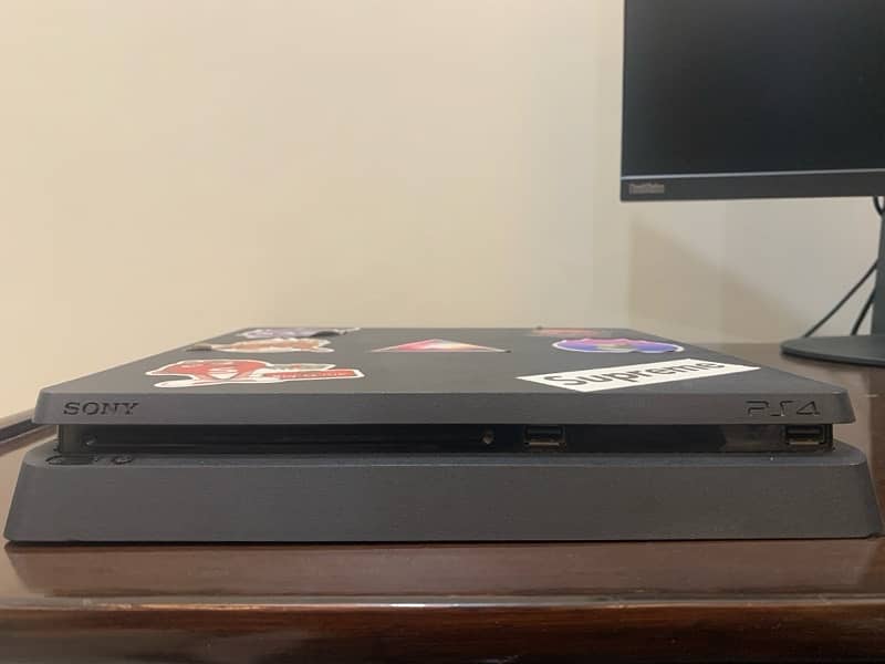 PS4 SLIM 500GB BLACK 0