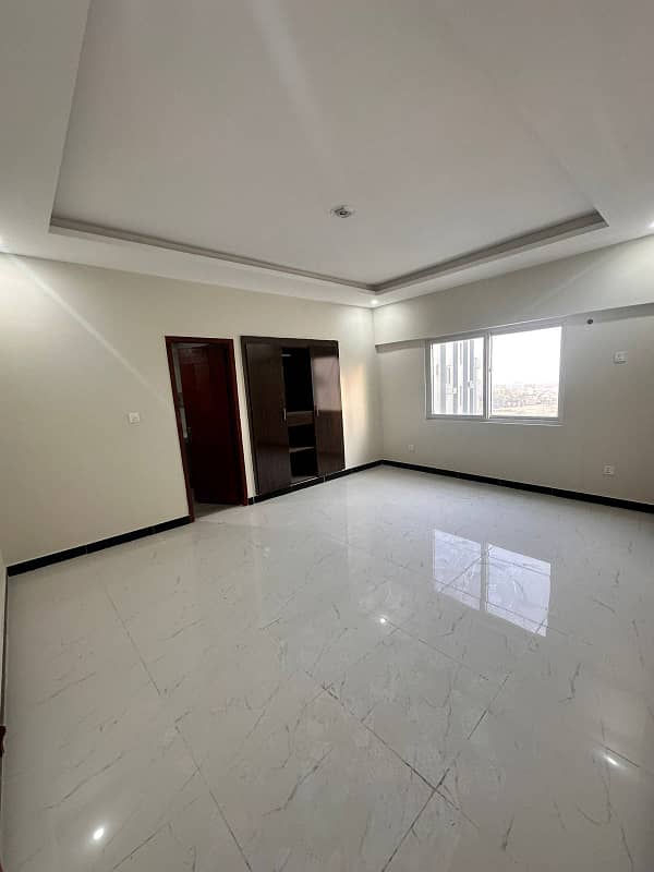 Three bedroom apartment Available for rent In Capital Residencia 8