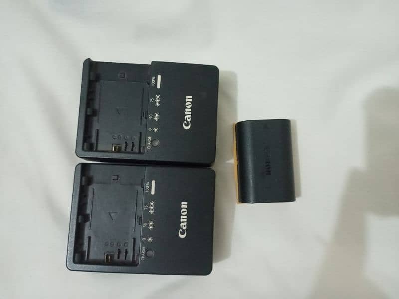 Canon original Charger+ battery 0