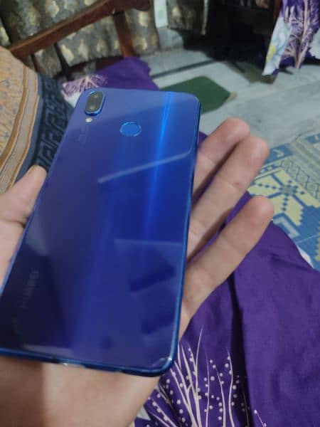 Huawei nova 3i 4