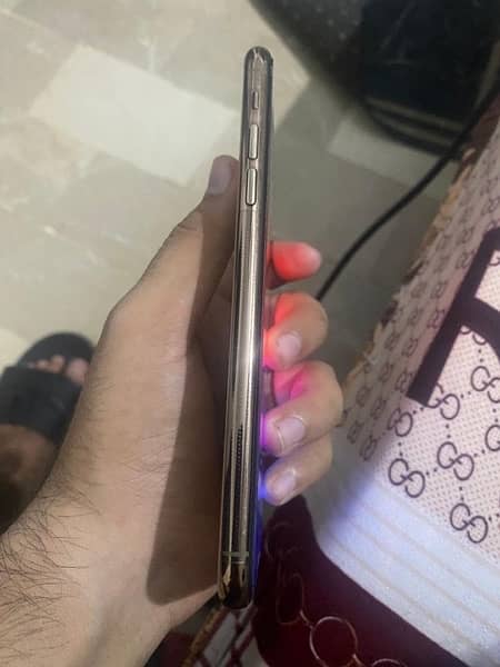 Iphone 11 pro max - 256gb - Golden colour - with box only 2