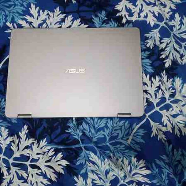 Slim & stylish Laptop 1