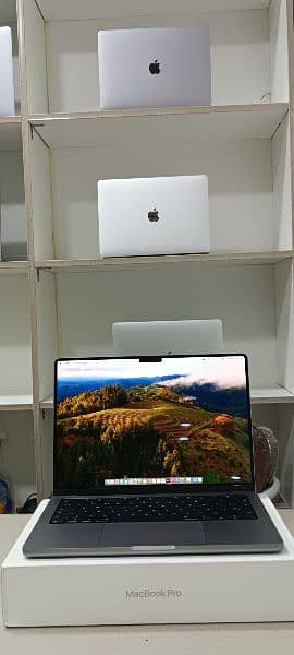 MacBook Pro M2 14" 2023 Like new condition 1