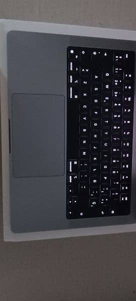 MacBook Pro M2 14" 2023 Like new condition 4