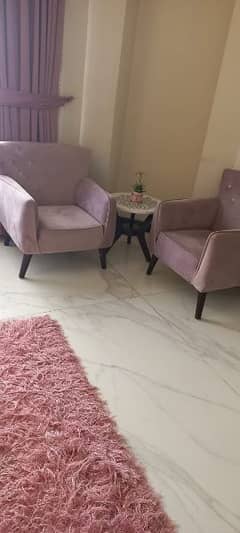 Room chairs n table